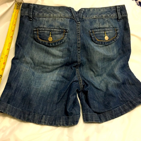 ✨Members Only Denim Bermuda Shorts✨ - Picture 8 of 12